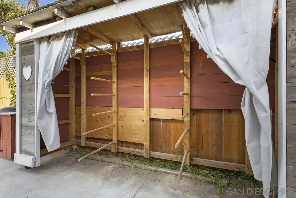 856 Oneonta Avenue Imperial Beach, CA 91932 - Photo 6 of 34 a view of an outdoor space