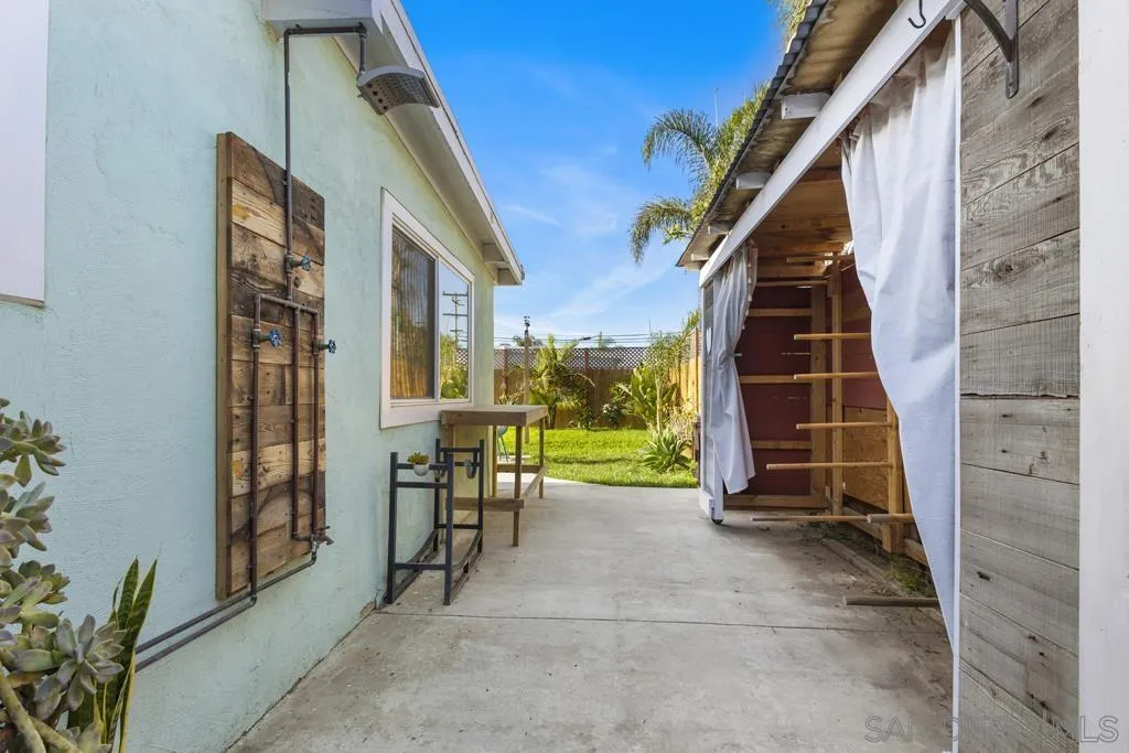 856 Oneonta Avenue Imperial Beach, CA 91932 - Photo 7 of 34