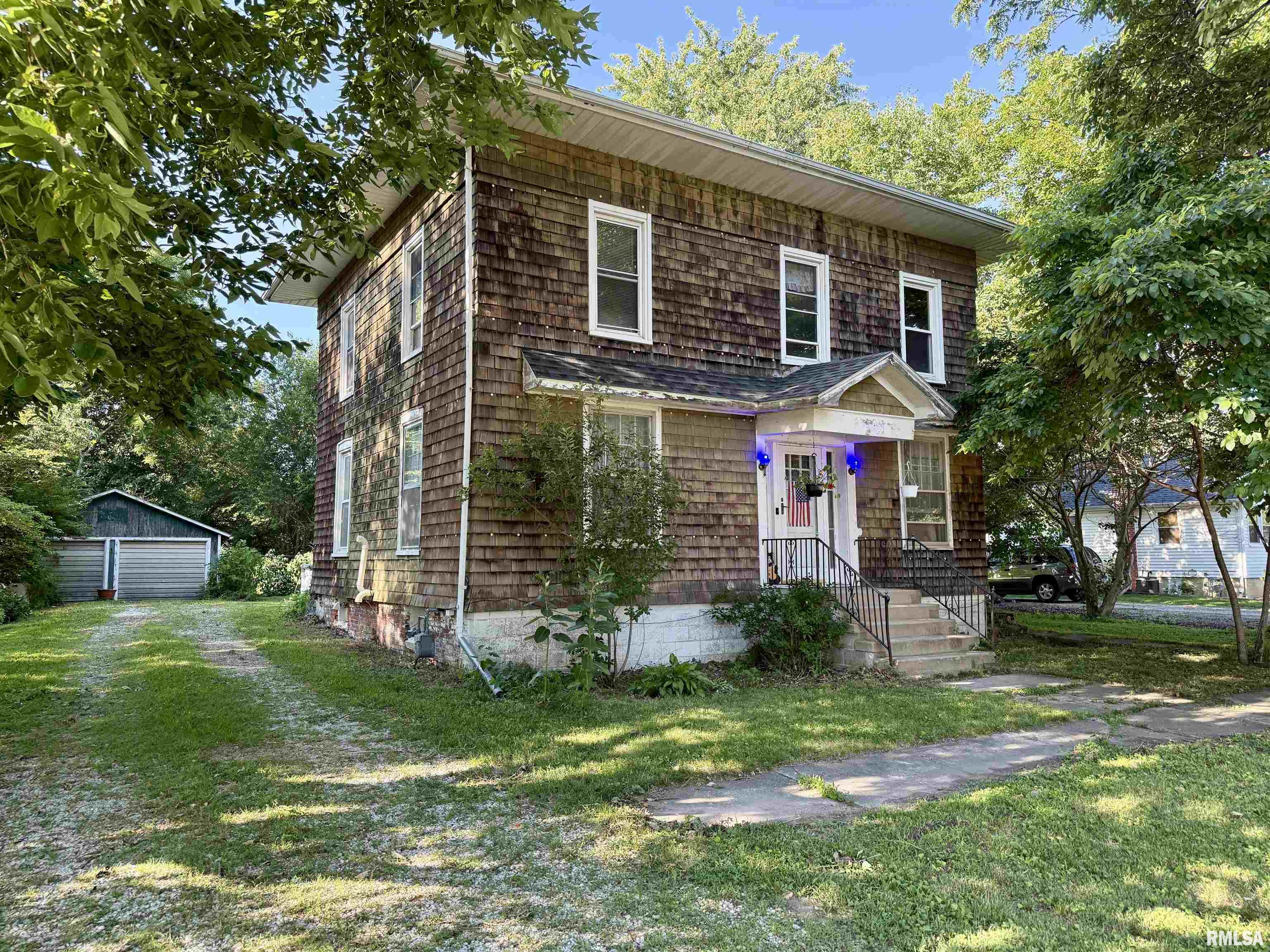215 West Pine Street Oneida, IL 61467 - Photo 2 of 32 Gallery Image 2