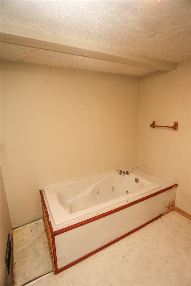 33 New Boston Road Bedford, NH 03110 - Photo 20 of 31