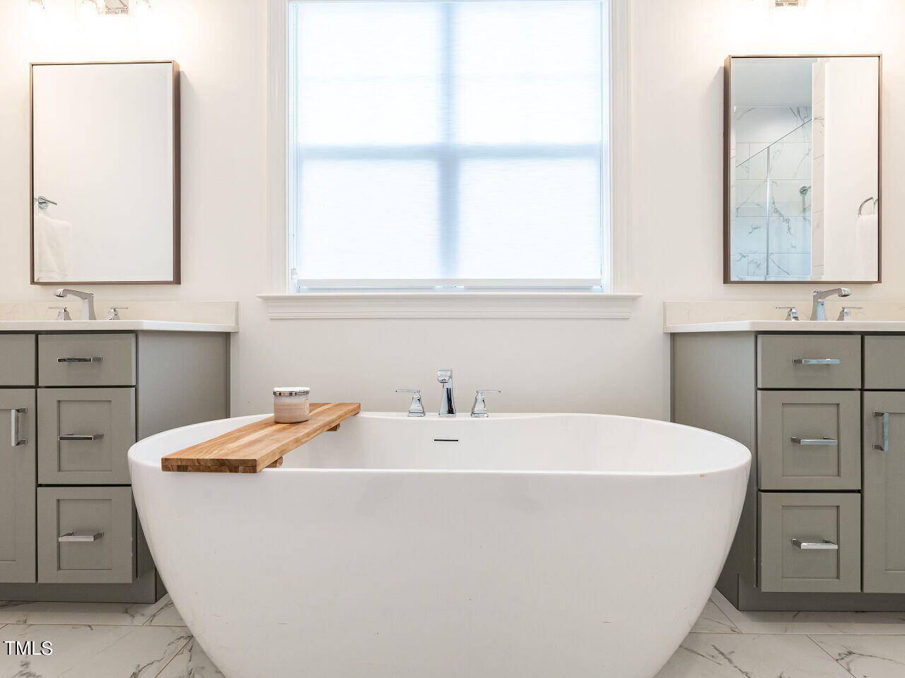 9117 Breeland Way Raleigh, NC 27613 - Photo 21 of 41 021-1280x960-primary-bath
