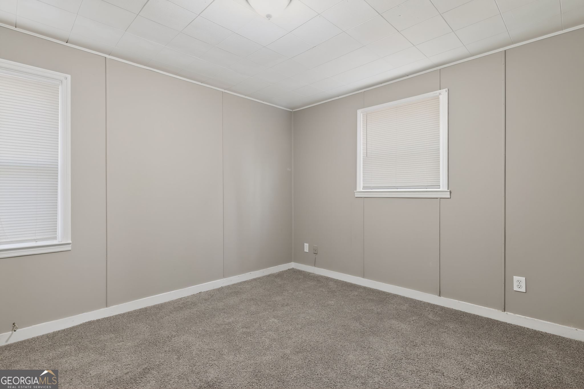 2835 Fairmount Street Augusta, GA 30906 - Photo 16 of 30 an empty room with windows