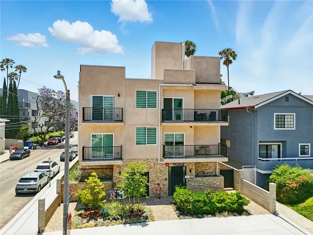 $3,200 | 11302 Morrison Street, Unit 202, North Hollywood, CA 91601