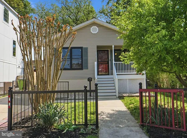 $3,800 | 3803 Allison Street, Brentwood, MD 20722