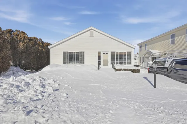 $899,900 | 3 Tyngsboro Street, Seabrook, NH 03874