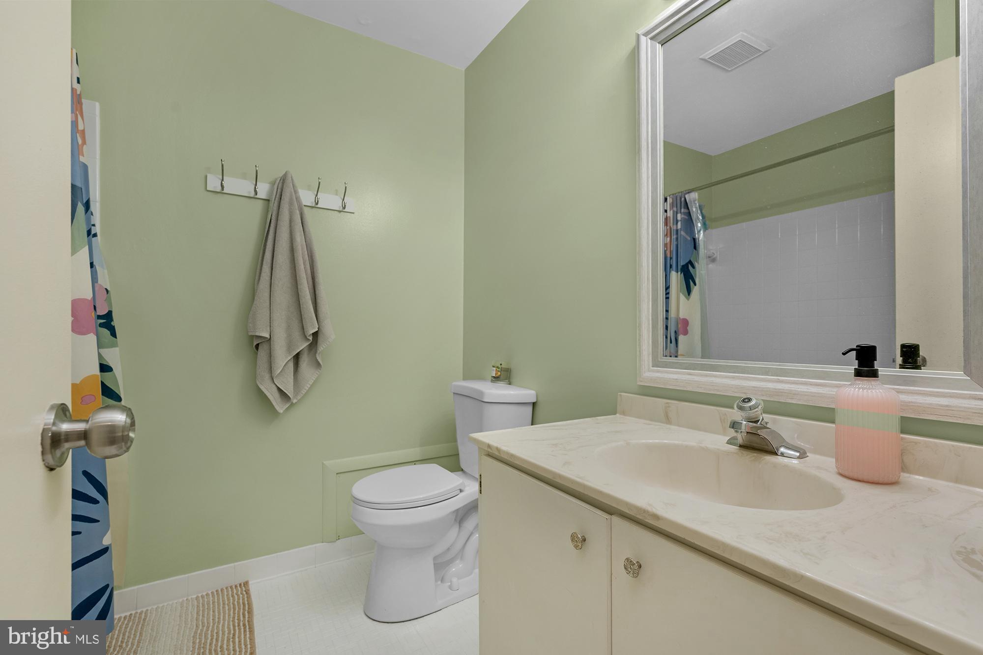 9238 Bellbeck Road Parkville, MD 21234 - Photo 18 of 29
