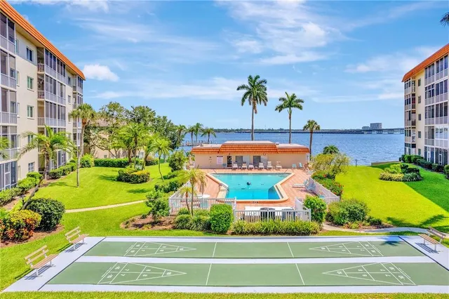 $2,400 | 1650 1st Avenue West, Unit 507B, Bradenton, FL 34205