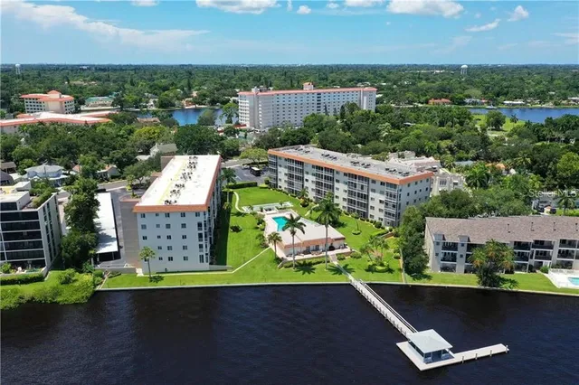 $2,400 | 1650 1st Avenue West, Unit 507B, Bradenton, FL 34205