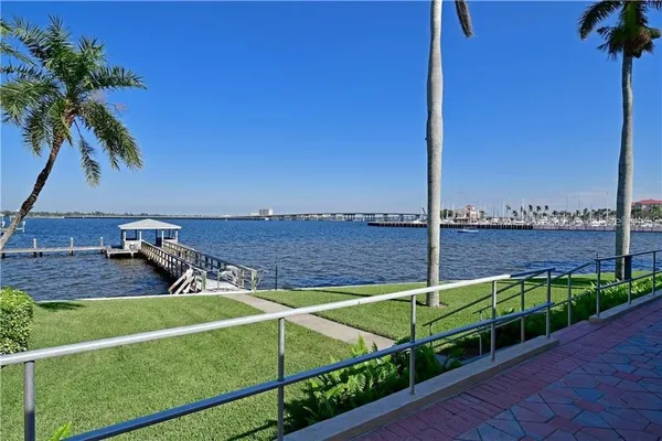 a view of a tennis court