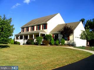 7 Stacy Drive Cream Ridge, NJ 08514 - Photo 1 of 6