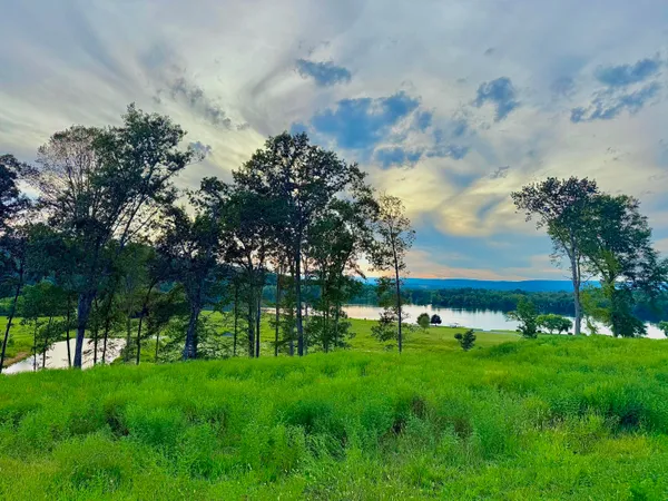 $1,100,000 | 1276 Holly Glen Road, Decatur, TN 37322