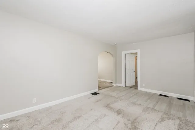 $1,000 | 951 North Kealing Avenue, Indianapolis, IN 46201