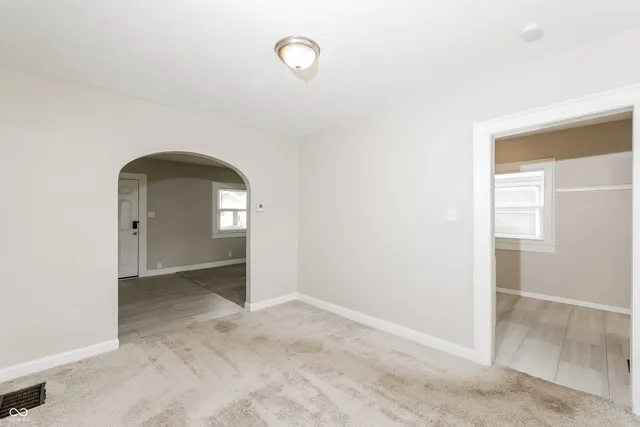 $1,000 | 951 North Kealing Avenue, Indianapolis, IN 46201