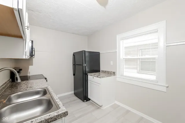 $1,000 | 951 North Kealing Avenue, Indianapolis, IN 46201