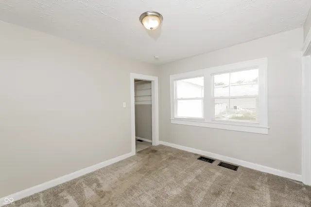 $1,000 | 951 North Kealing Avenue, Indianapolis, IN 46201