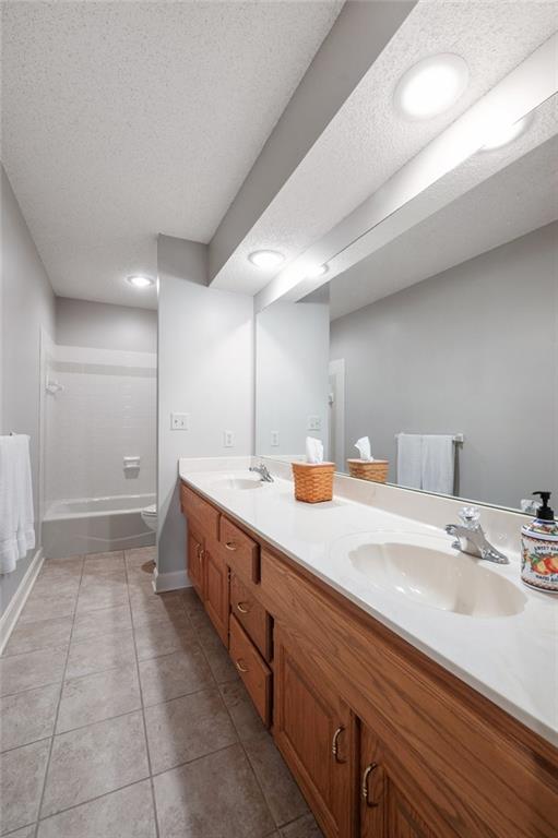 1025 Southeast Bridgehampton Way Lee's Summit, MO 64081 - Photo 19 of 35