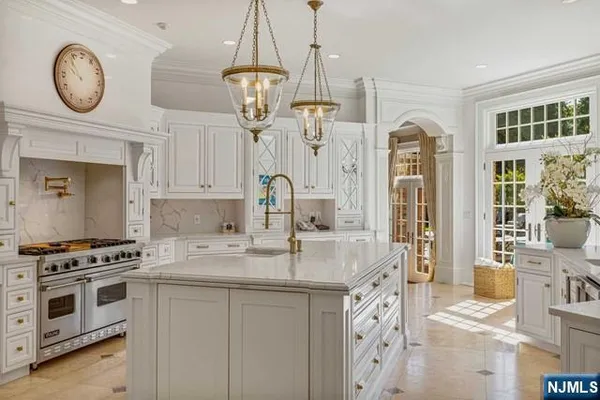 $5,500,000 | 116 Truman Drive, Cresskill, NJ 07626