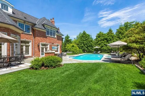 $5,500,000 | 116 Truman Drive, Cresskill, NJ 07626