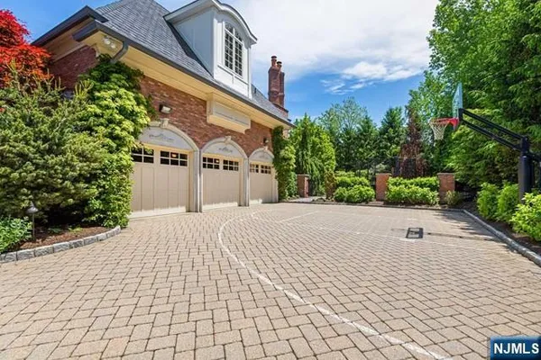 $5,500,000 | 116 Truman Drive, Cresskill, NJ 07626