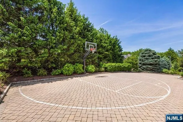 $5,500,000 | 116 Truman Drive, Cresskill, NJ 07626