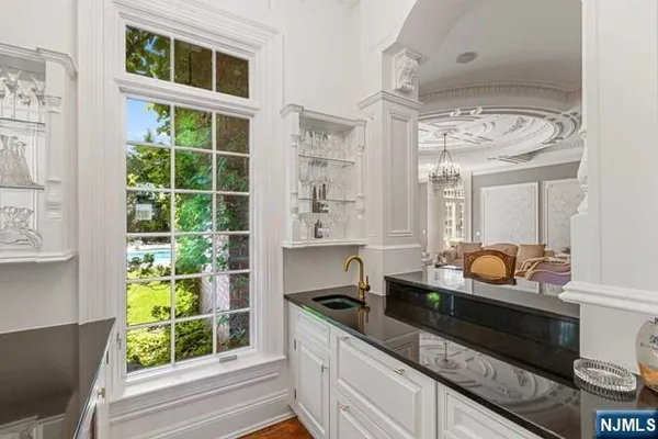 $5,500,000 | 116 Truman Drive, Cresskill, NJ 07626