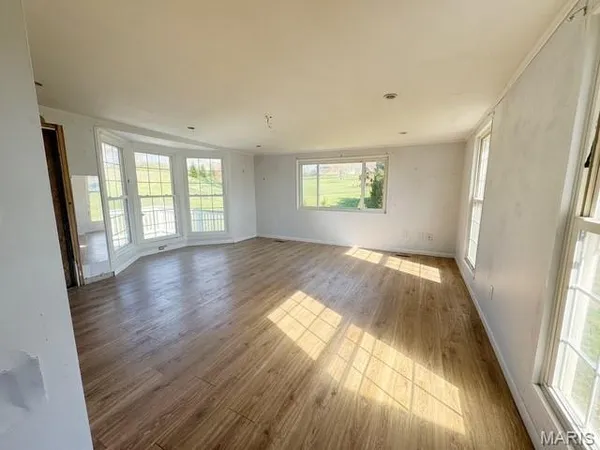 $189,900 | 6434 Christopher Drive, St. Louis, MO 63129
