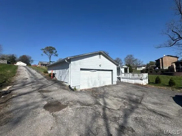 $189,900 | 6434 Christopher Drive, St. Louis, MO 63129