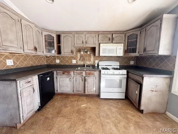 $189,900 | 6434 Christopher Drive, St. Louis, MO 63129