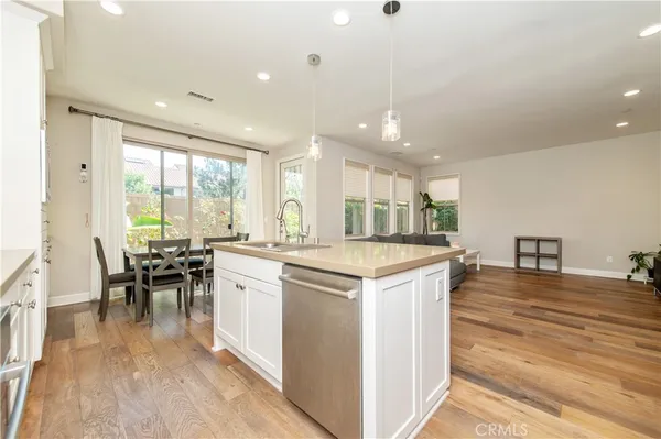 $4,650 | 135 Okra, Irvine, CA 92618