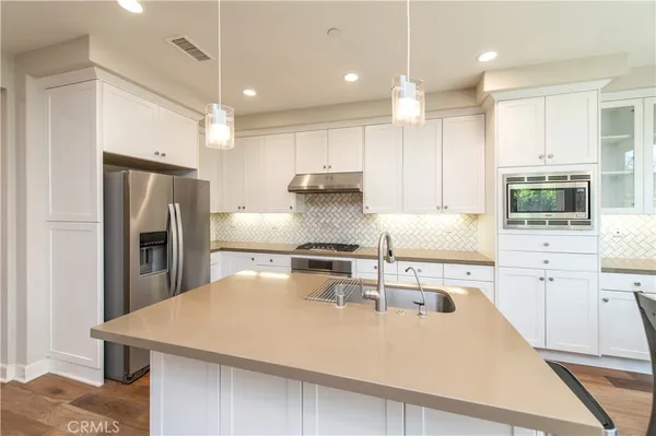 $4,650 | 135 Okra, Irvine, CA 92618