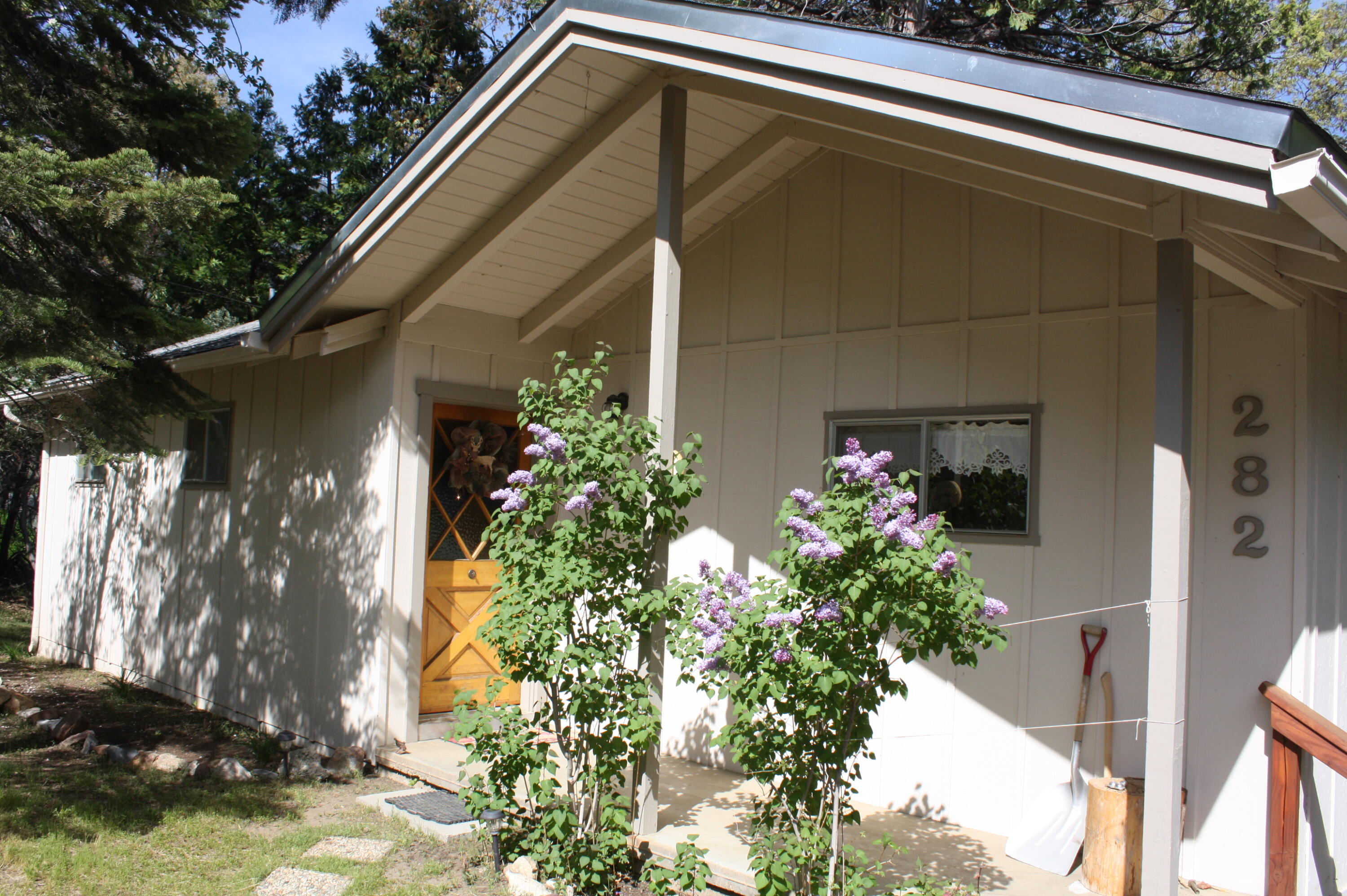 282 Goodan Court Springville, CA 93265 - Photo 1 of 33 Front of Cabin