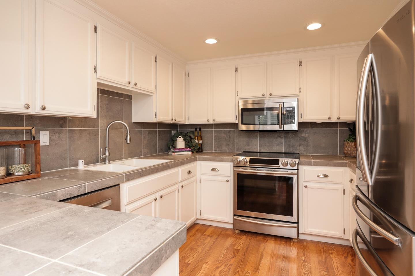 604 Valeri Ruth Court Santa Clara, CA 95050 - Photo 6 of 32 Gallery Image 6