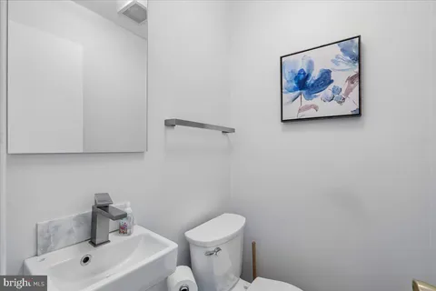 $819,000 | 4716 Sunflower Drive, Rockville, MD 20853