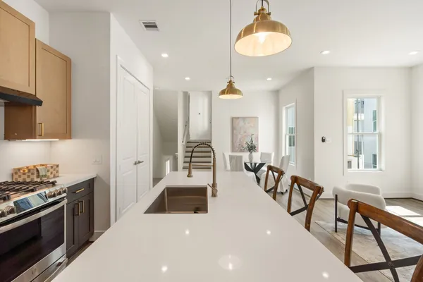 $618,000 | 1138 West 16th Street, Houston, TX 77008
