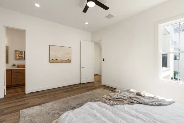 $618,000 | 1138 West 16th Street, Houston, TX 77008