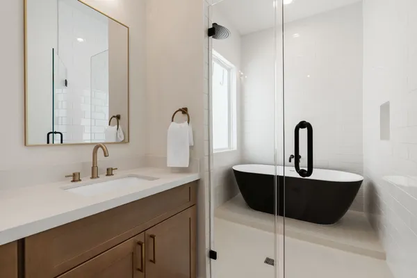 $618,000 | 1138 West 16th Street, Houston, TX 77008