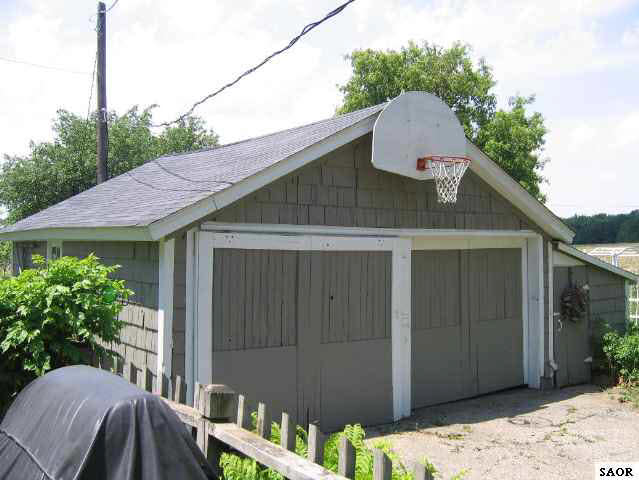 370 North Baldwin Road Owosso, MI 48867 - Photo 3 of 9 44739-2.JPG