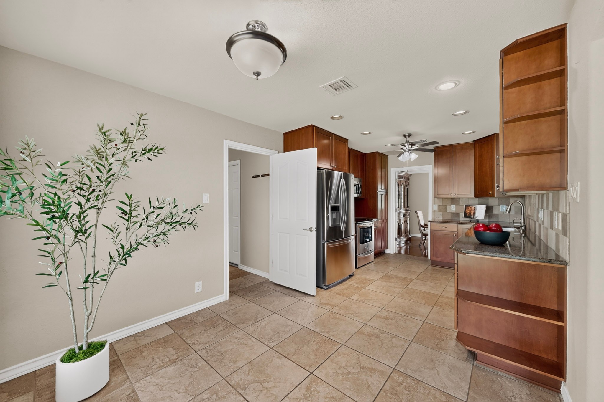 350 Richard Road Georgetown, TX 78626 - Photo 12 of 31 towards kitchen