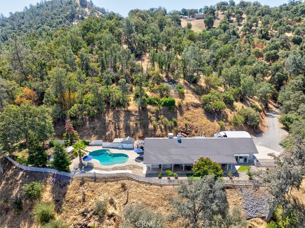 46455 Konklin Road Coarsegold, CA 93614 - Photo 43 of 46 an aerial view of a house with a yard