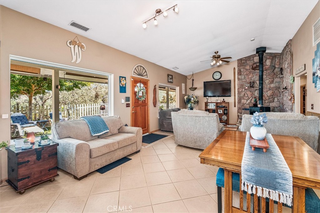 46455 Konklin Road Coarsegold, CA 93614 - Photo 10 of 46 a living room with furniture and a large window