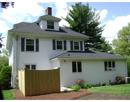 27 Rutledge Road Natick, MA 01760 - Photo 3 of 20 Gallery Image 3