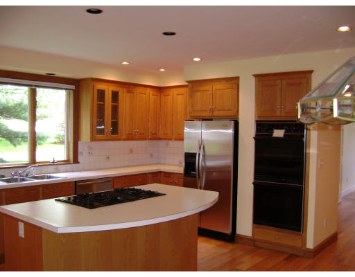 27 Rutledge Road Natick, MA 01760 - Photo 6 of 20 Gallery Image 6