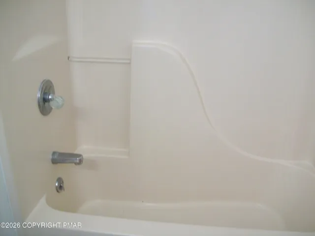 $2,600 | 128 Bull Run, Long Pond, PA 18334