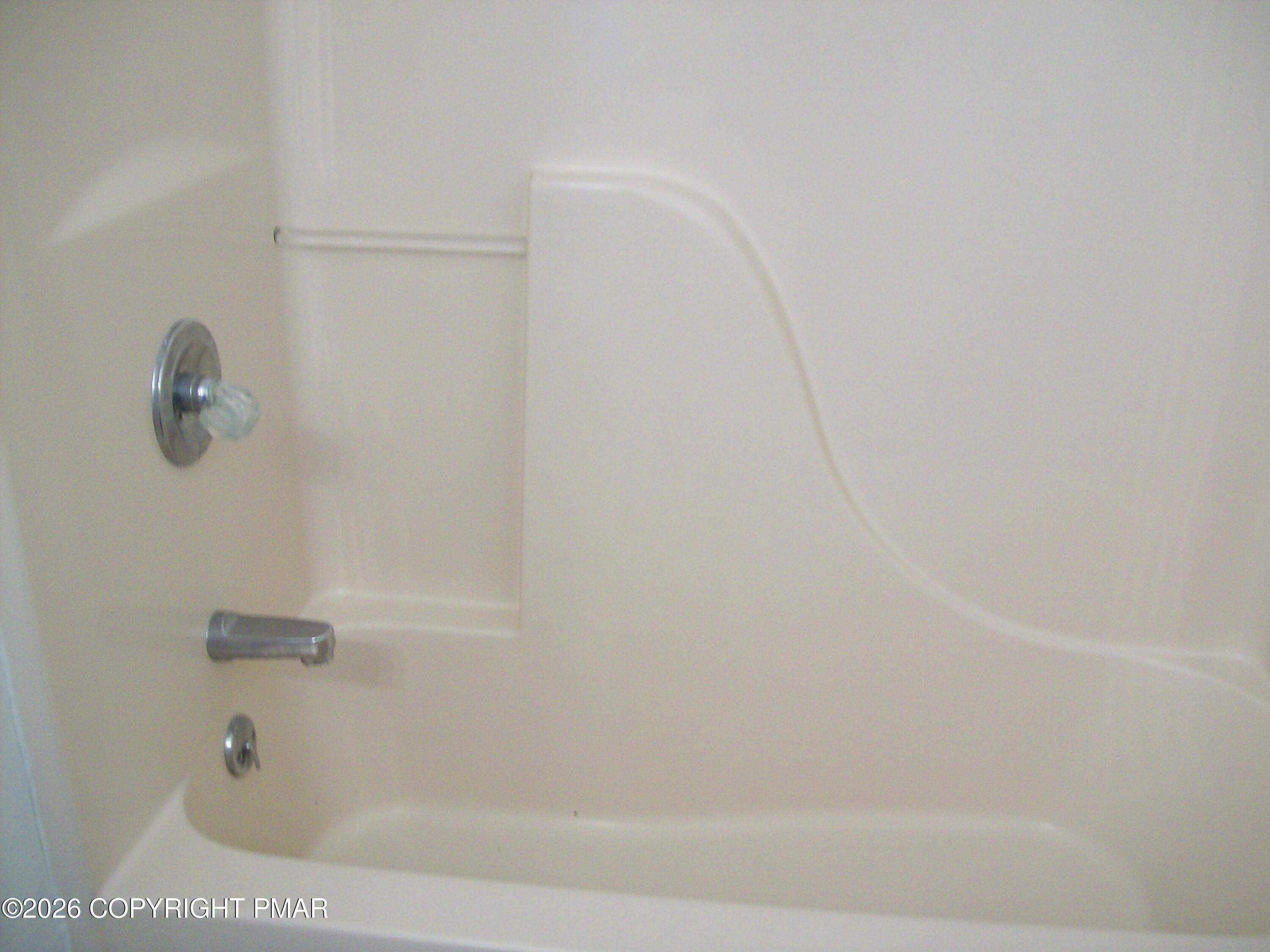 128 Bull Run Long Pond, PA 18334 - Photo 13 of 30 Main full bath