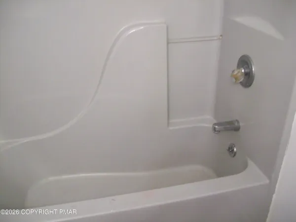 $2,600 | 128 Bull Run, Long Pond, PA 18334