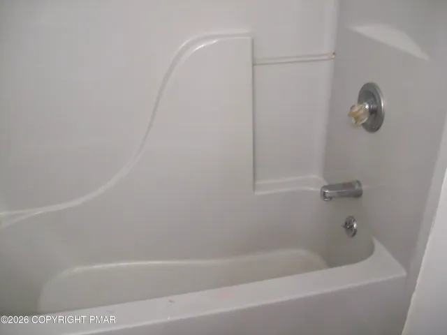 $2,600 | 128 Bull Run, Long Pond, PA 18334