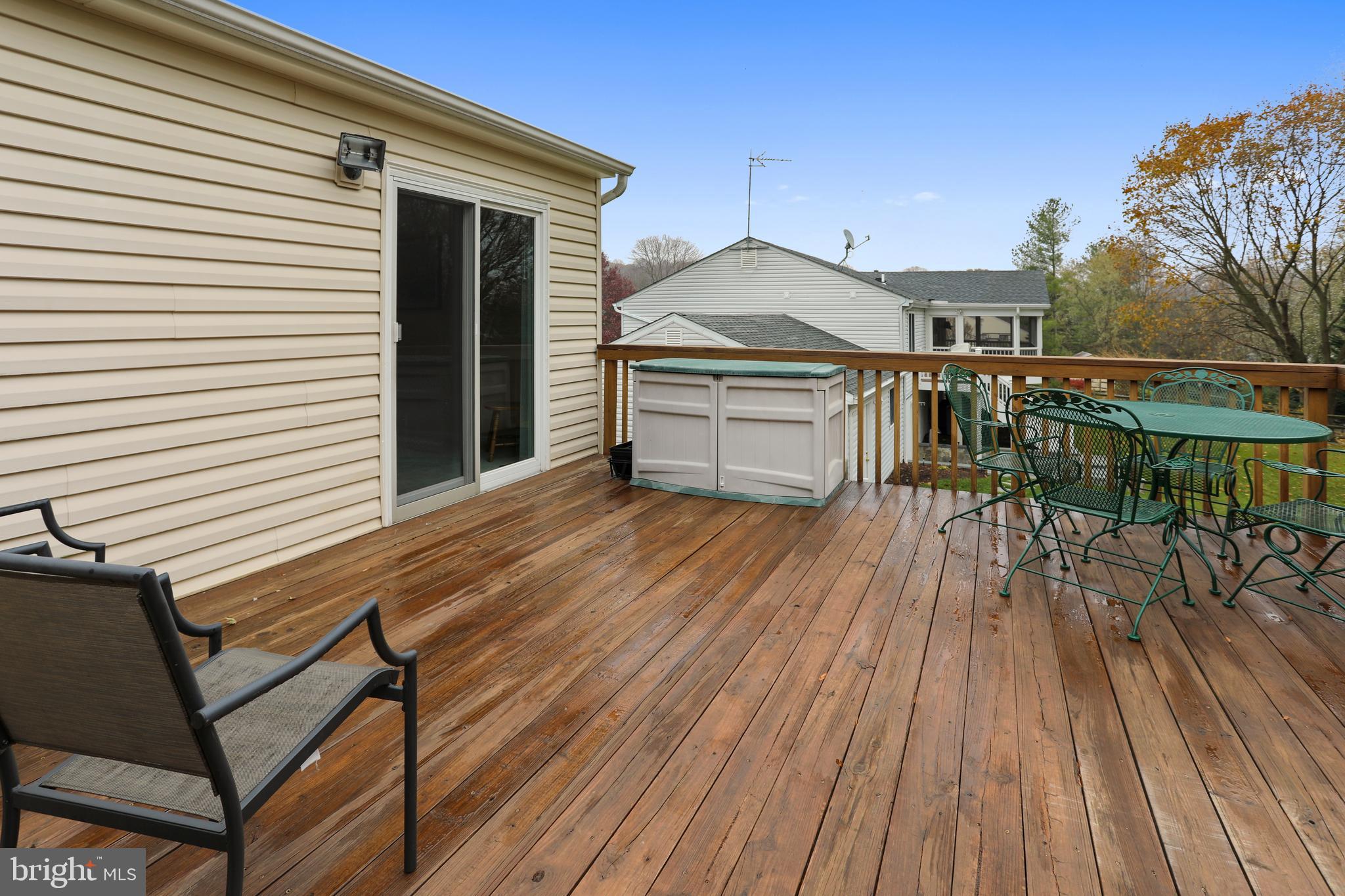 10424 Carlyn Ridge Road Damascus, MD 20872 - Photo 26 of 45 Enormous Deck