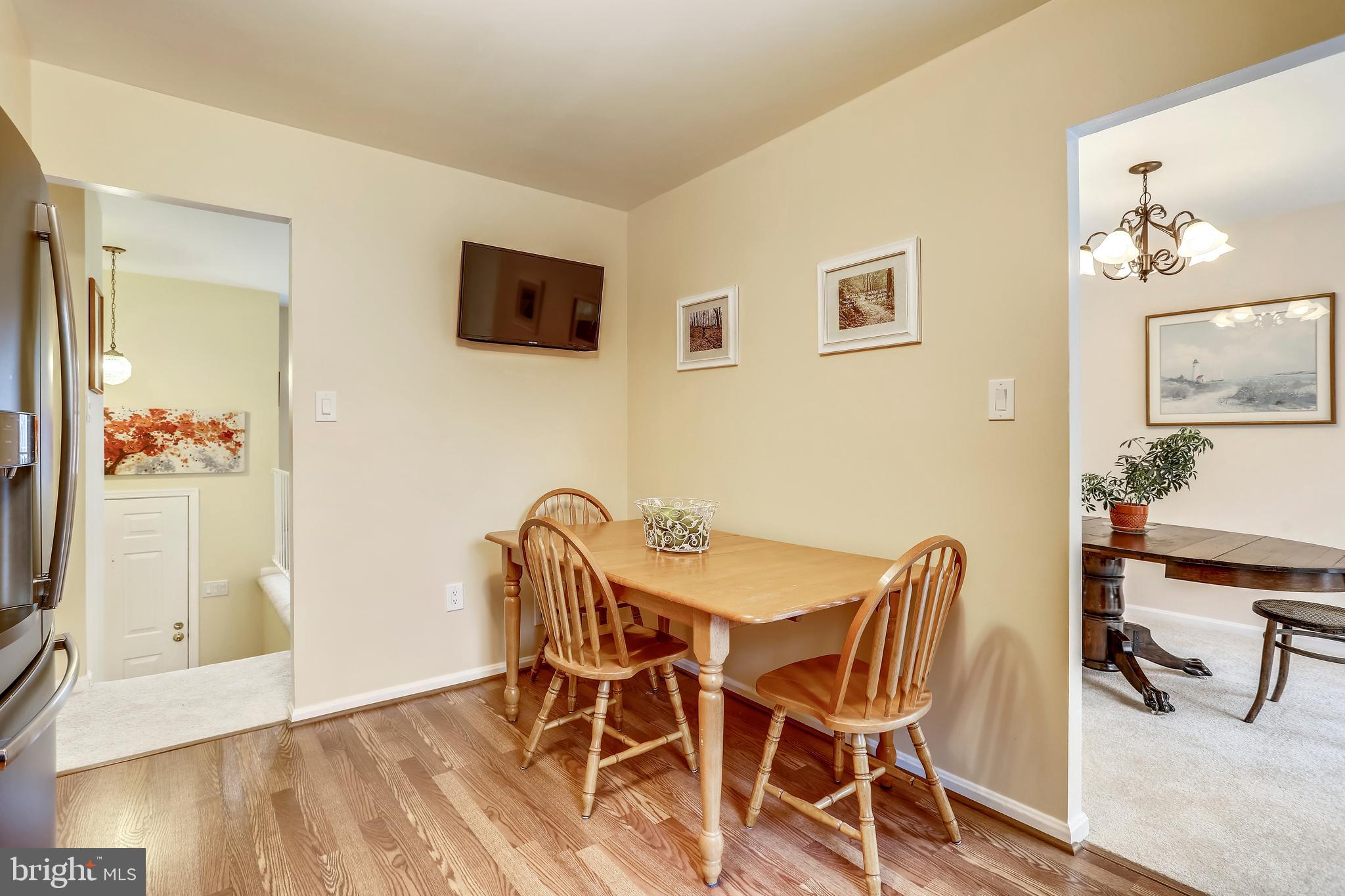 10424 Carlyn Ridge Road Damascus, MD 20872 - Photo 5 of 45 Table Space Kitchen