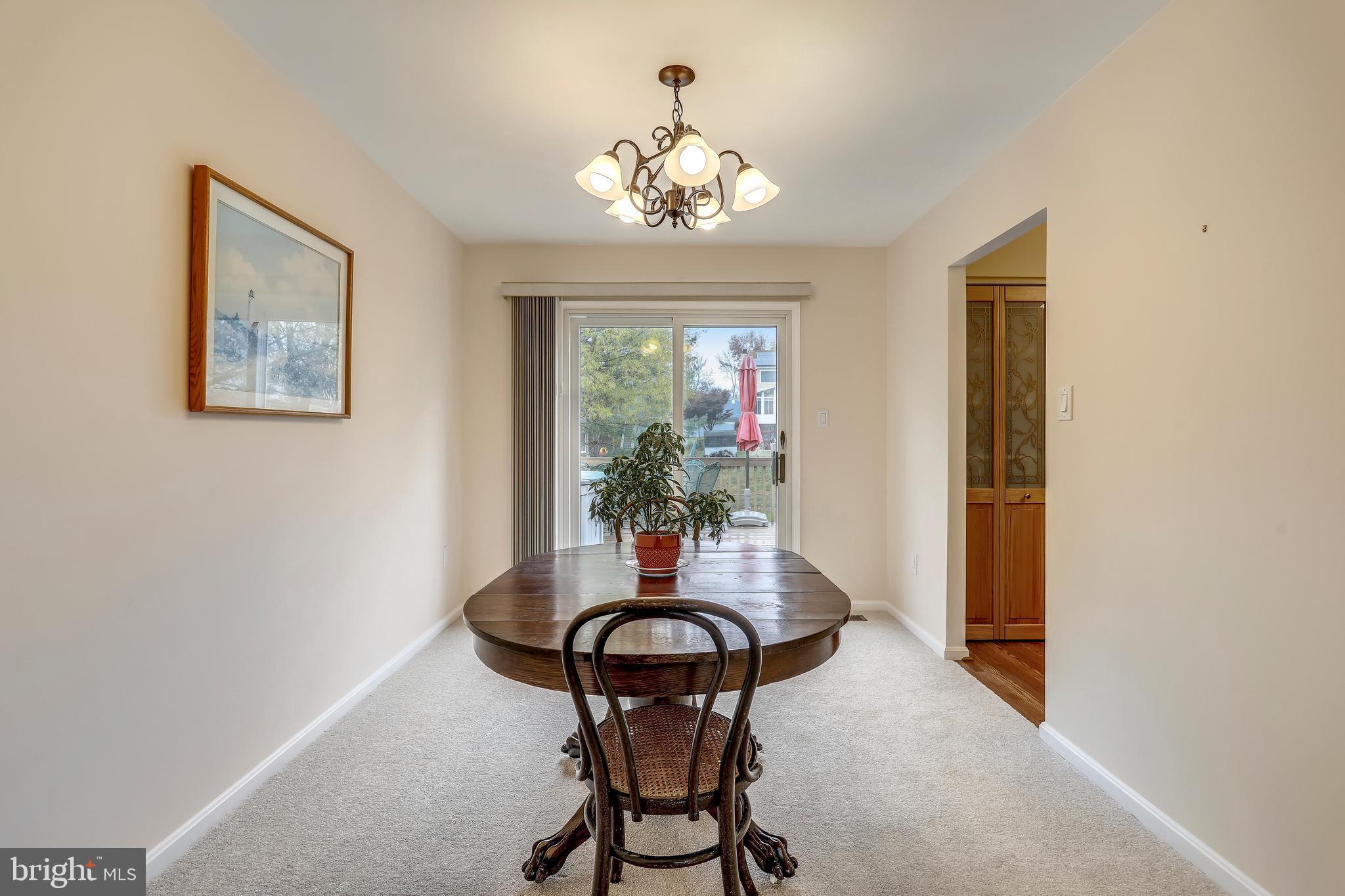 10424 Carlyn Ridge Road Damascus, MD 20872 - Photo 8 of 45 Dining Room with Slider to Deck