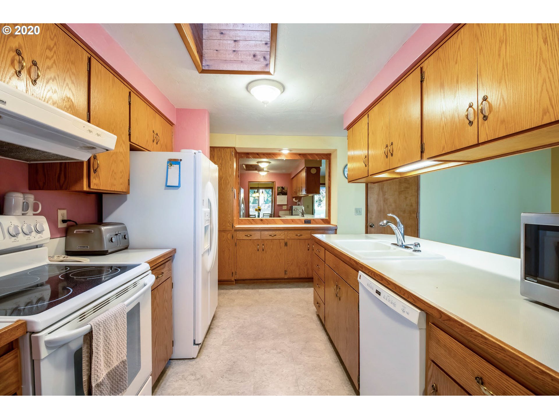 387 65th Street Springfield, OR 97478 - Photo 12 of 30